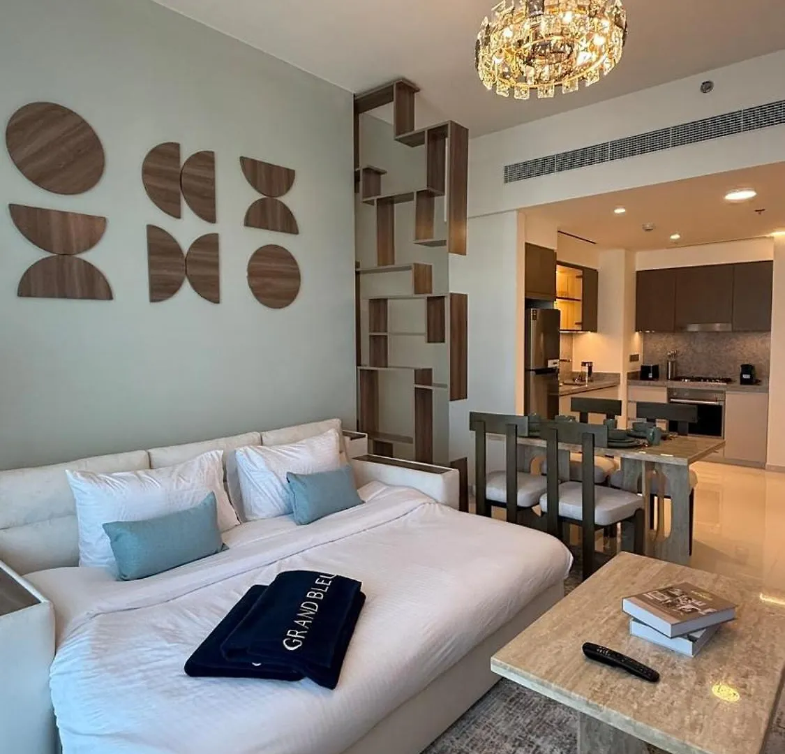 Seaside Elegance 1Br At Emaar Beachfront Dubai 0*,  Emirati Arabi Uniti