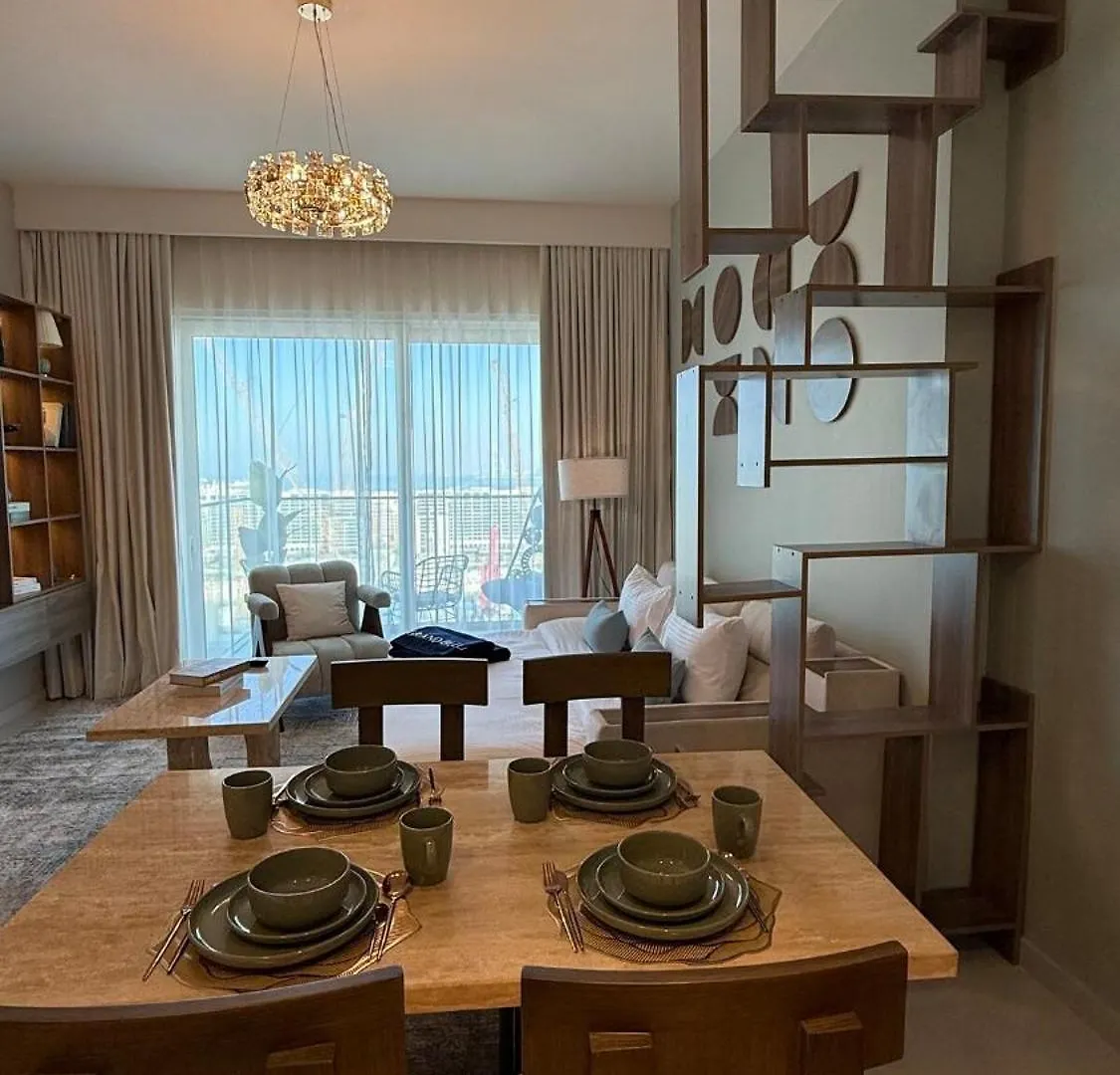 Seaside Elegance 1Br At Emaar Beachfront Dubai Appartamento