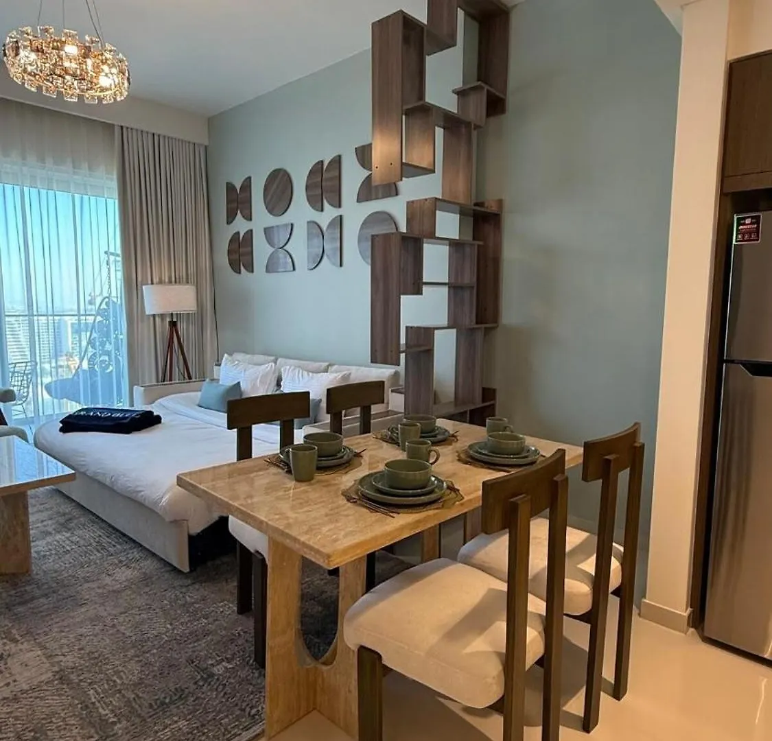 Appartamento Seaside Elegance 1Br At Emaar Beachfront Dubai