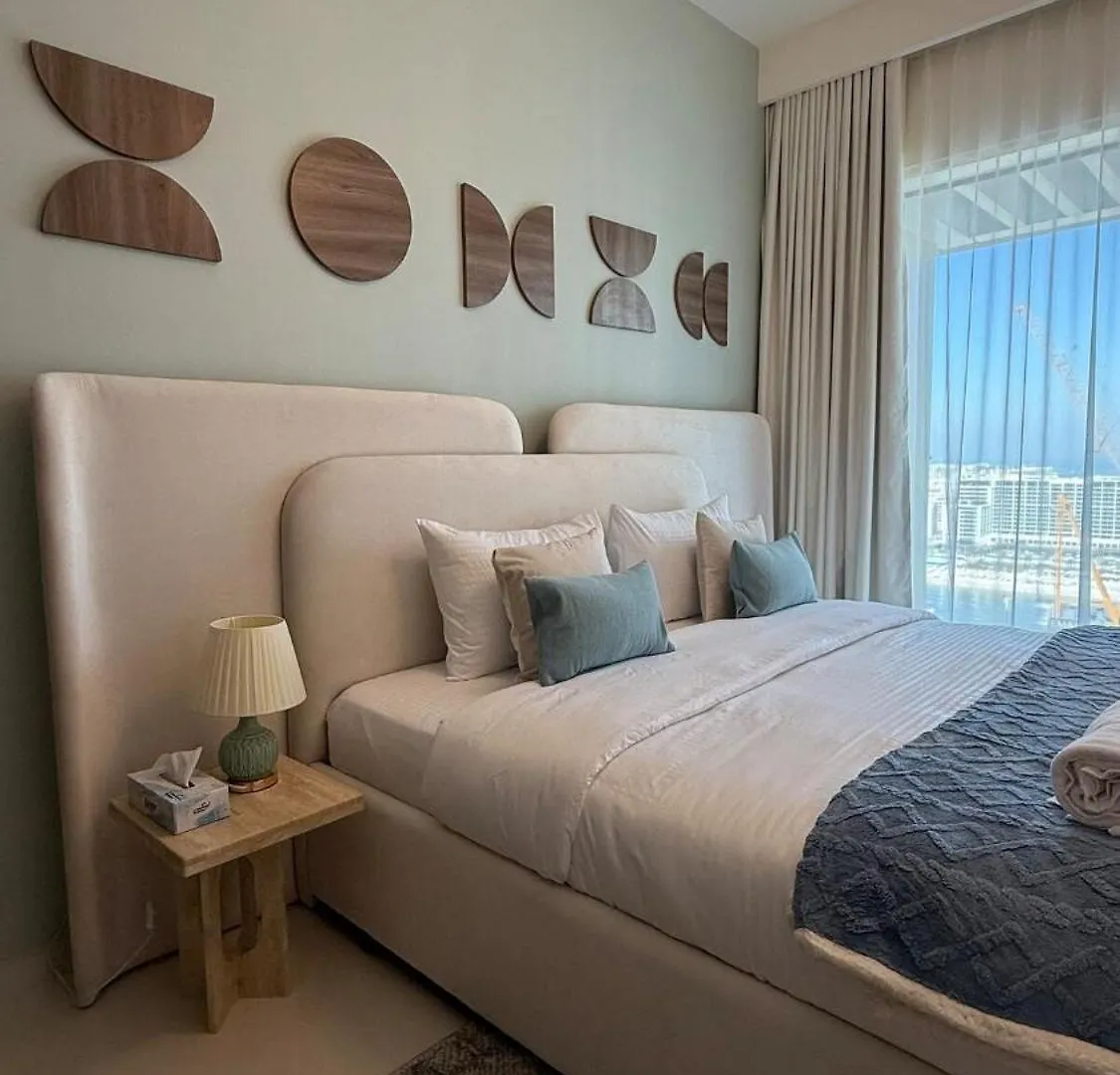 Seaside Elegance 1Br At Emaar Beachfront Dubai Appartamento