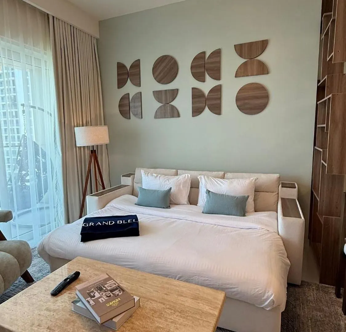 Seaside Elegance 1Br At Emaar Beachfront Dubai 0*,  Emirati Arabi Uniti